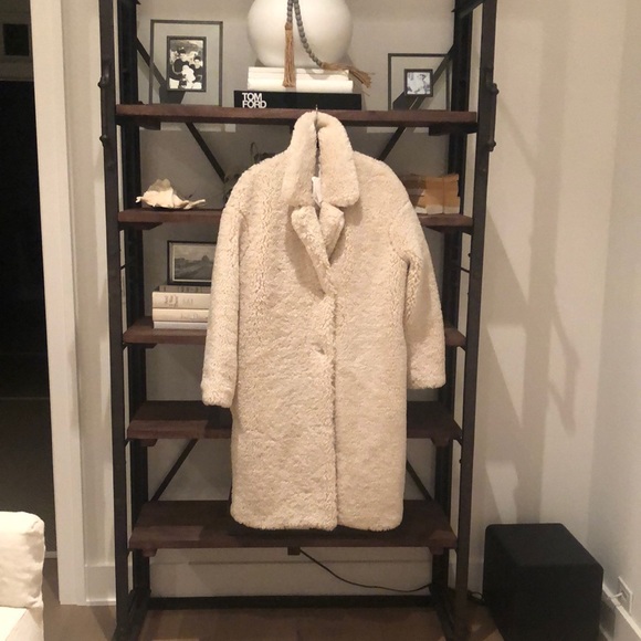 Sandro teddy coat. - Picture 1 of 6